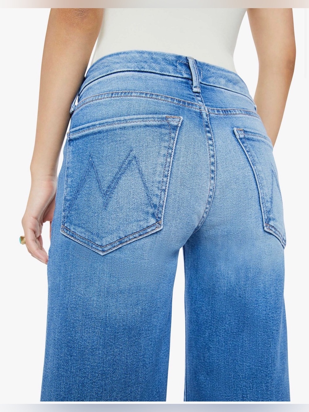 Mother denim petites
The Lil roller fray
Size 28
Color Fan Favorite - Picture 2 of 12